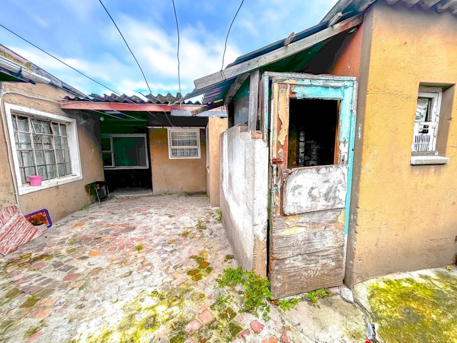 6 Bedroom Property for Sale in Surrey Estate Western Cape